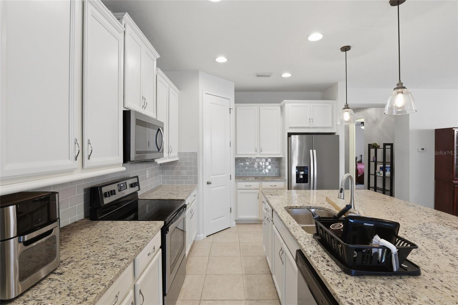 11929 Tapestry Ln Property Photo 8