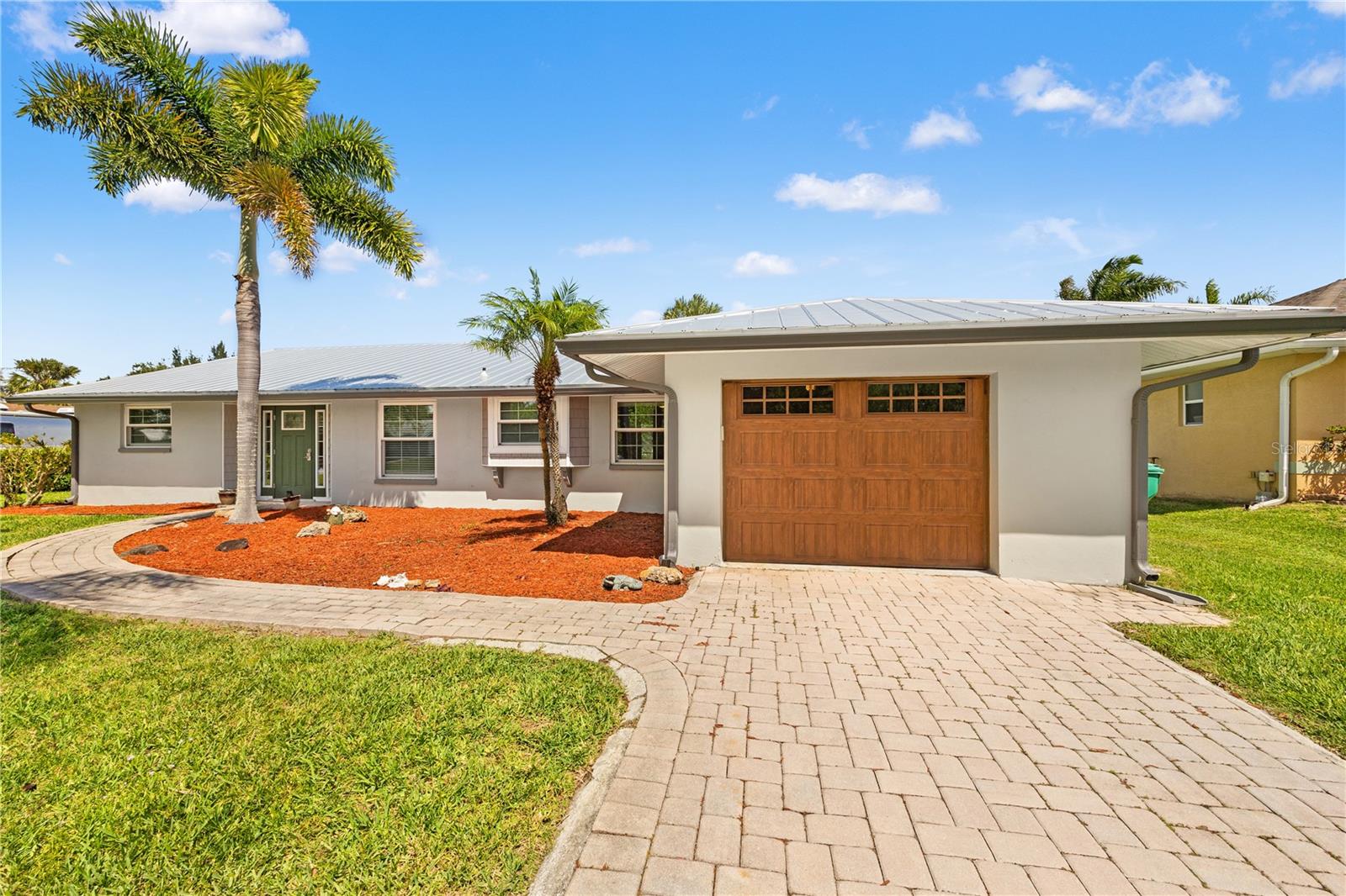 18254 BRACKEN CIR Property Photo 1
