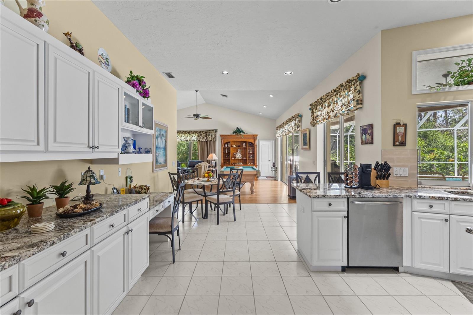 832 Carnoustie Dr Property Photo 8