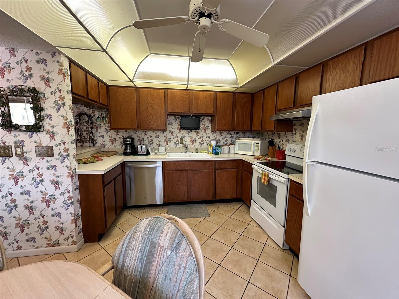 1647 Brookhouse Ct #246 Property Photo 2