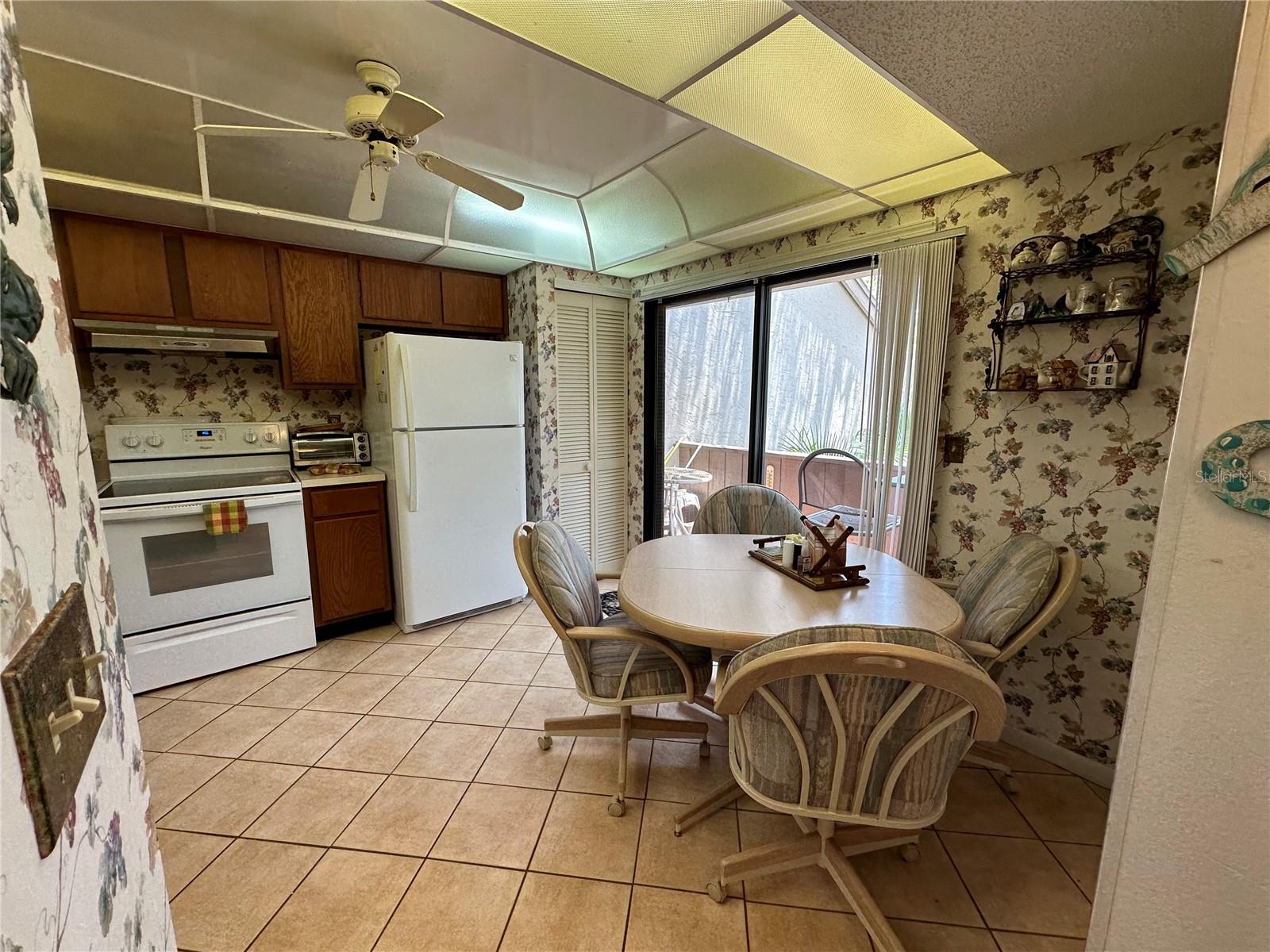 1647 Brookhouse Ct #246 Property Photo 3