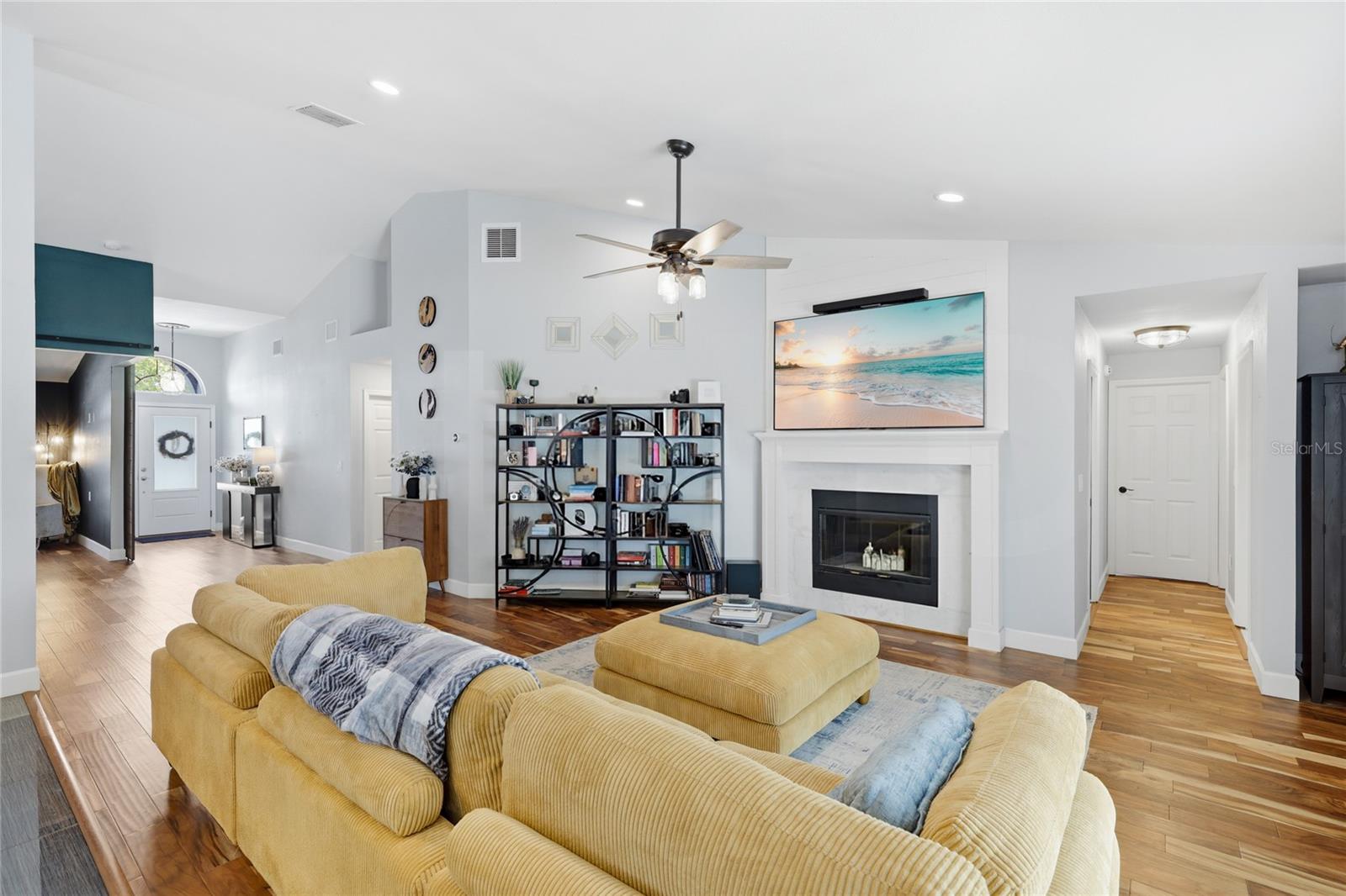 10810 Sailbrooke Dr Property Photo 8