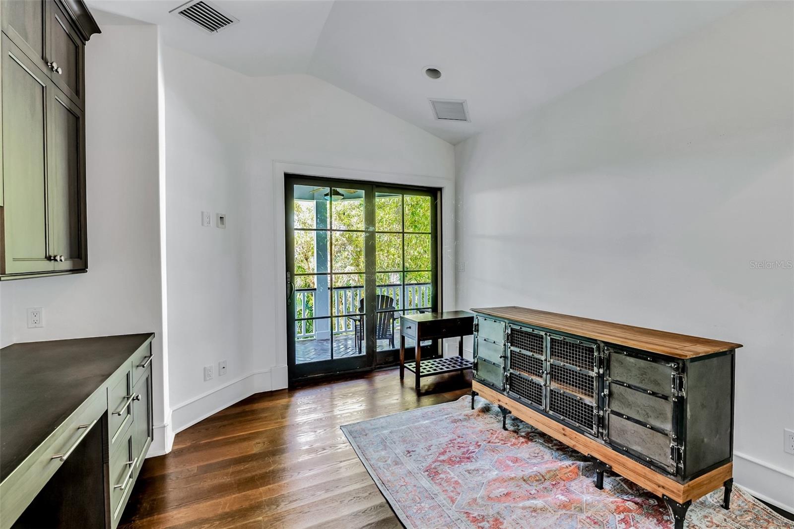 103 Park Ave Property Photo 22