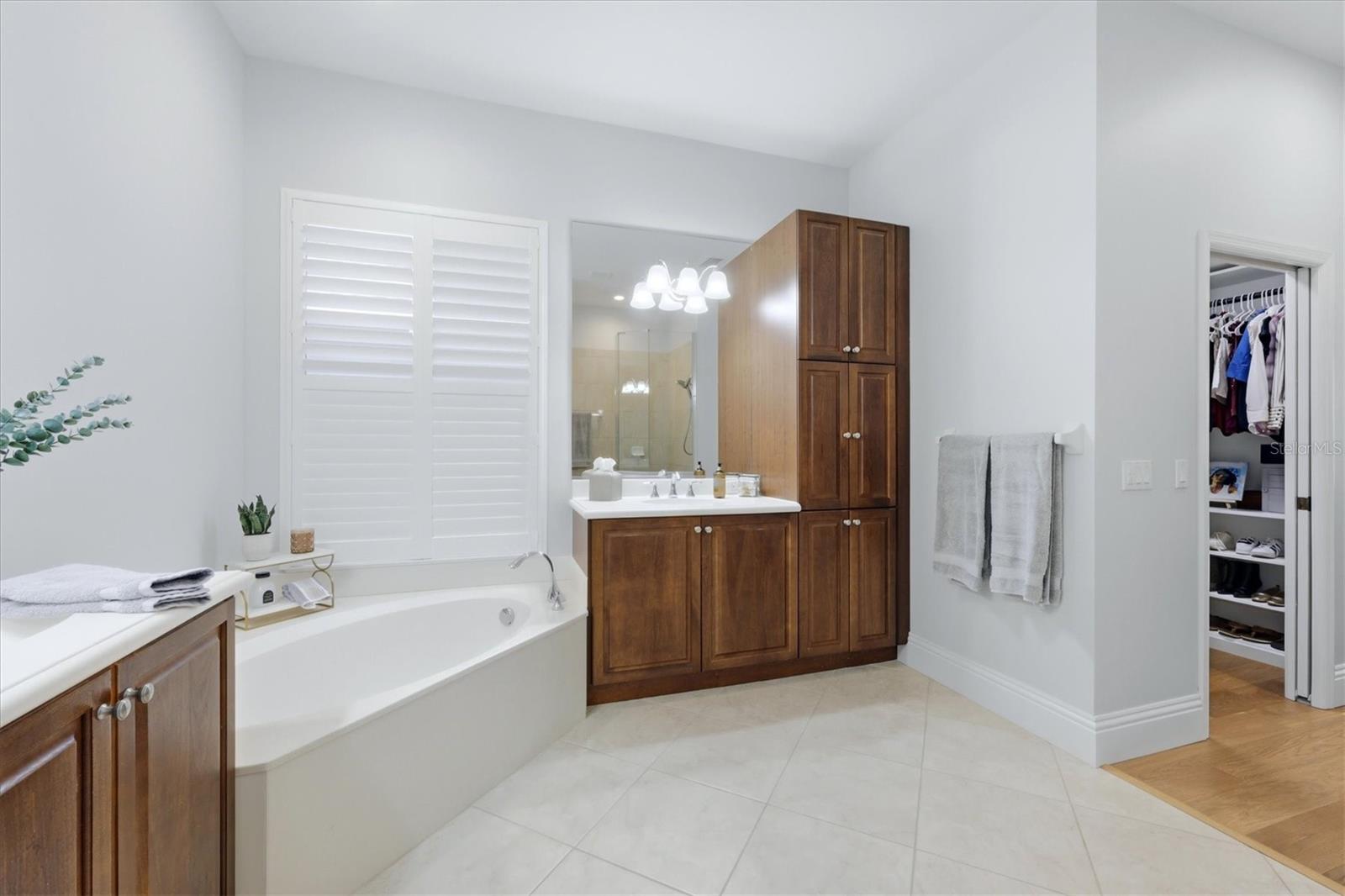 12323 Thornhill Ct Property Photo 26
