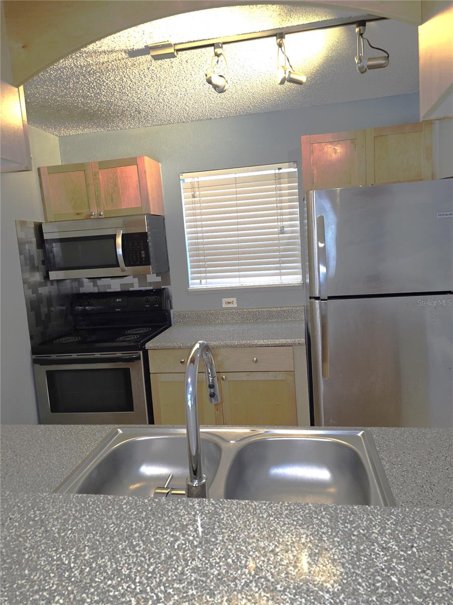 2500 Winding Creek Blvd #e205 Property Photo 4