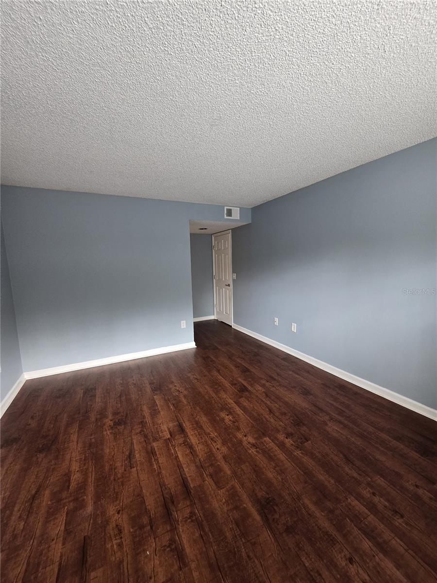 2500 Winding Creek Blvd #e205 Property Photo 9