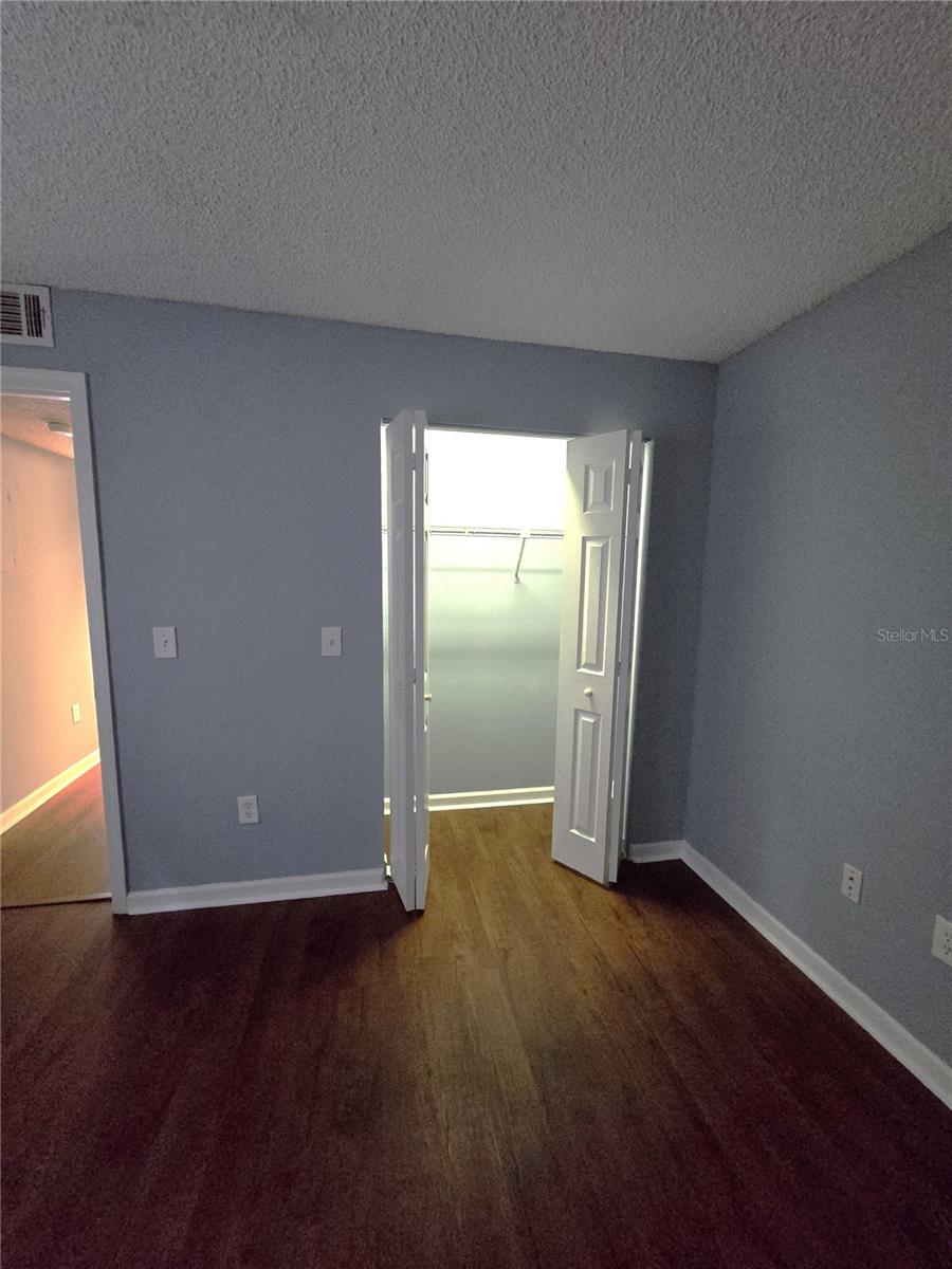 2500 Winding Creek Blvd #e205 Property Photo 14