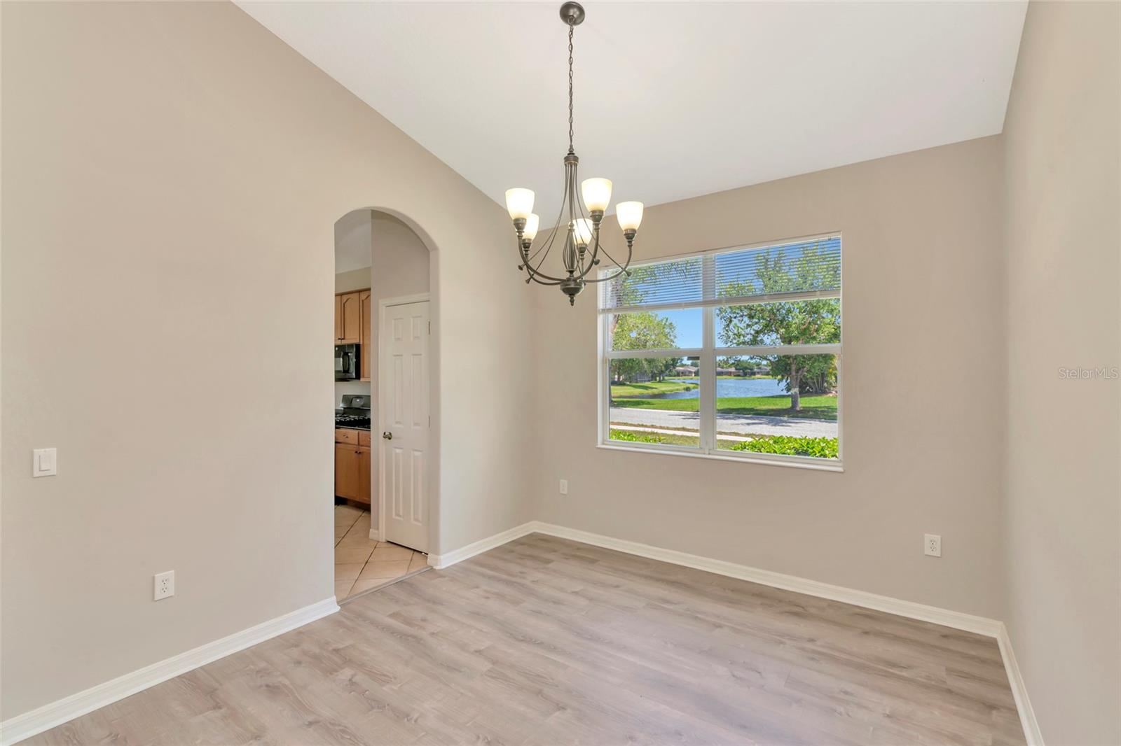 12079 Aster Ave Property Photo 7