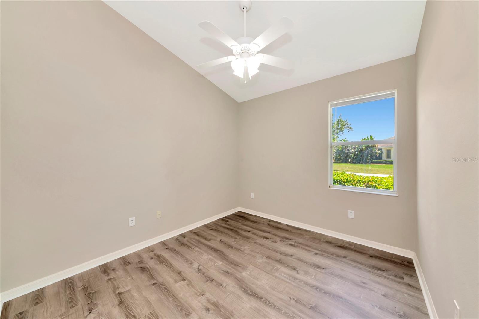 12079 Aster Ave Property Photo 24