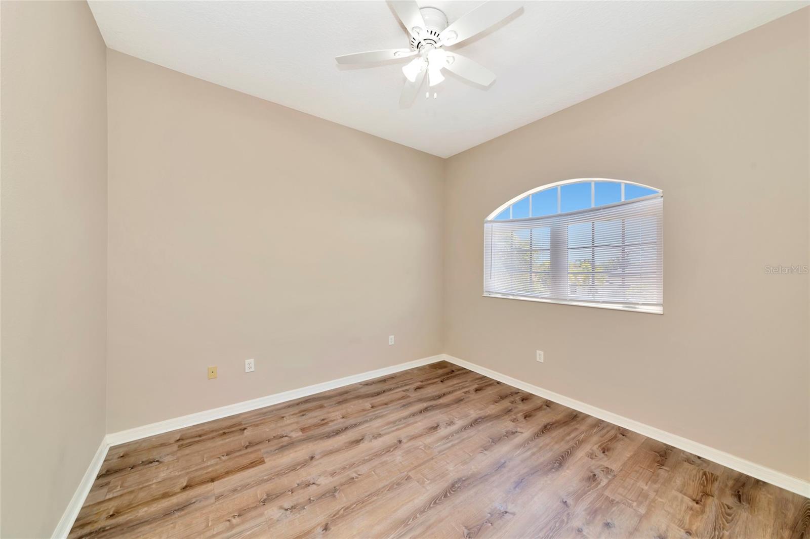 12079 Aster Ave Property Photo 27
