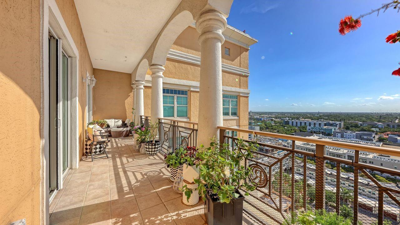 750 N Tamiami Trl #ph08 Property Photo 18
