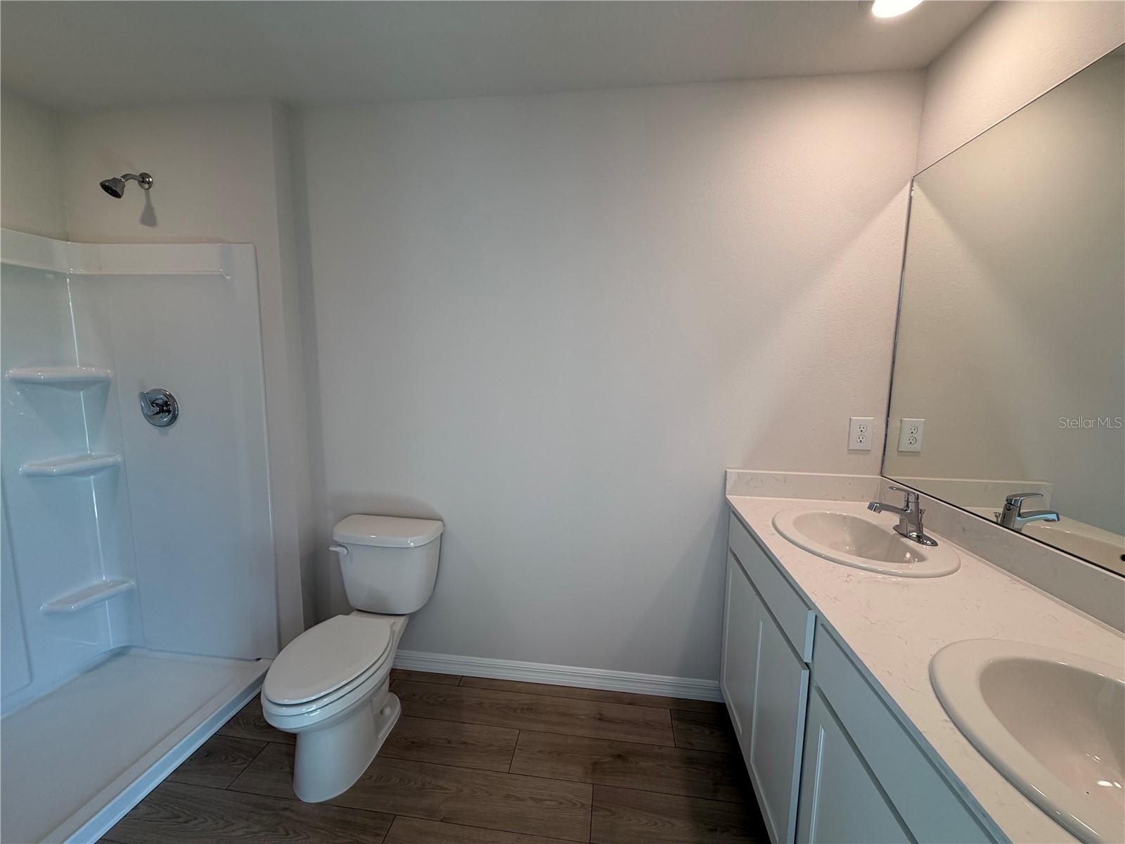 11010 44th Ave E Property Photo 5