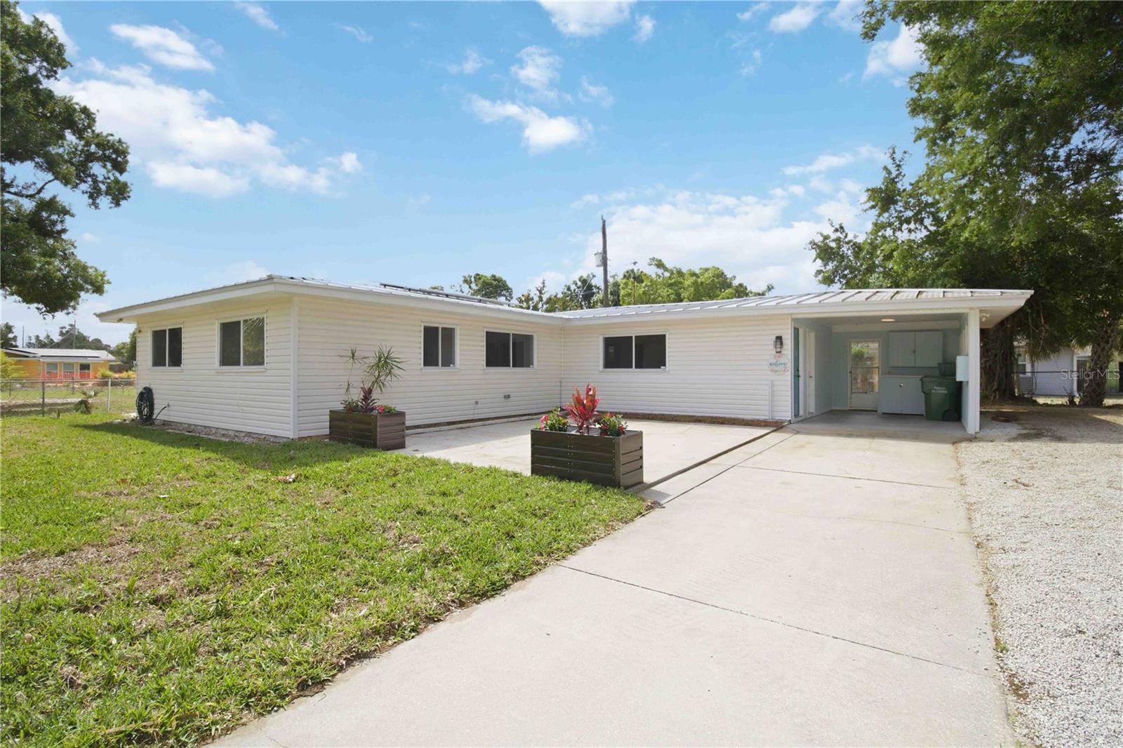 2816 MICHIGAN ST Property Photo 1