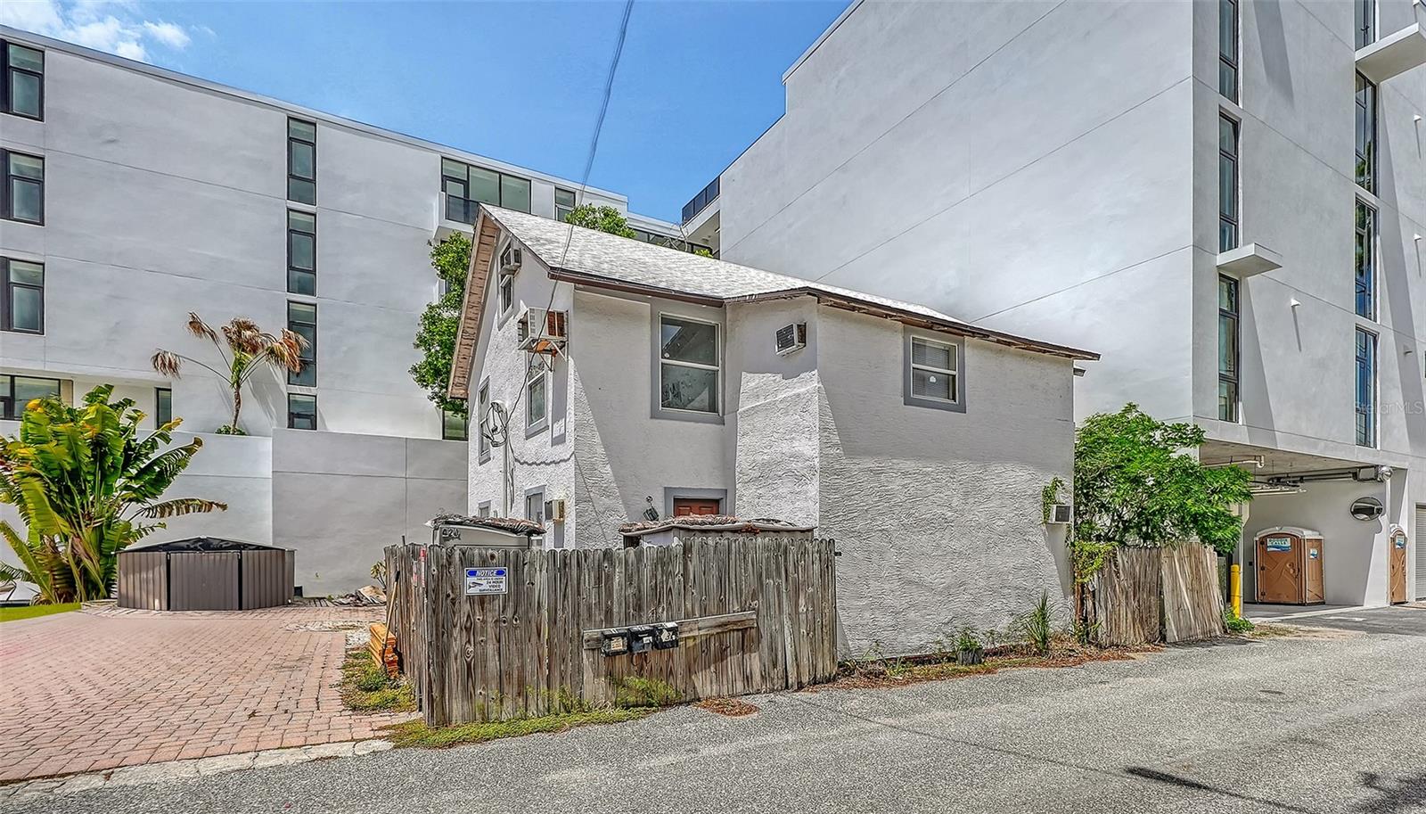 420 Kumquat Ct Property Photo 3