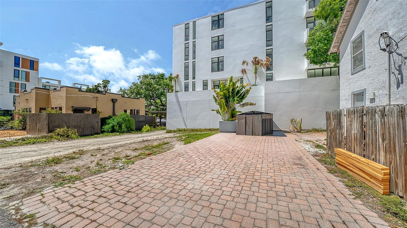420 Kumquat Ct Property Photo 6