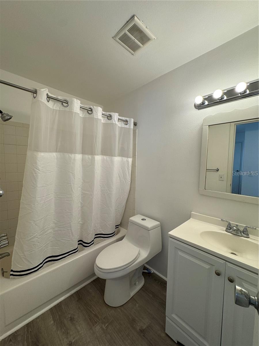 2632 Hidden Lake Dr N #e Property Photo 15