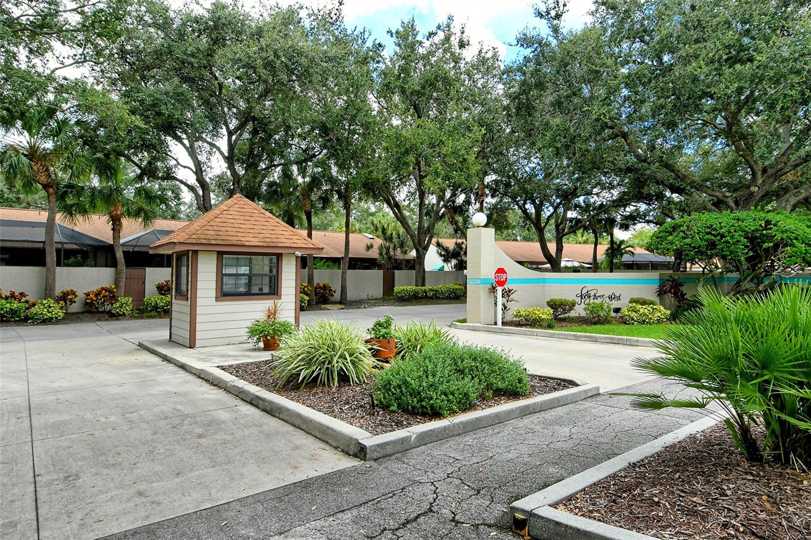 4423 Park Lake Ter N Property Photo 40