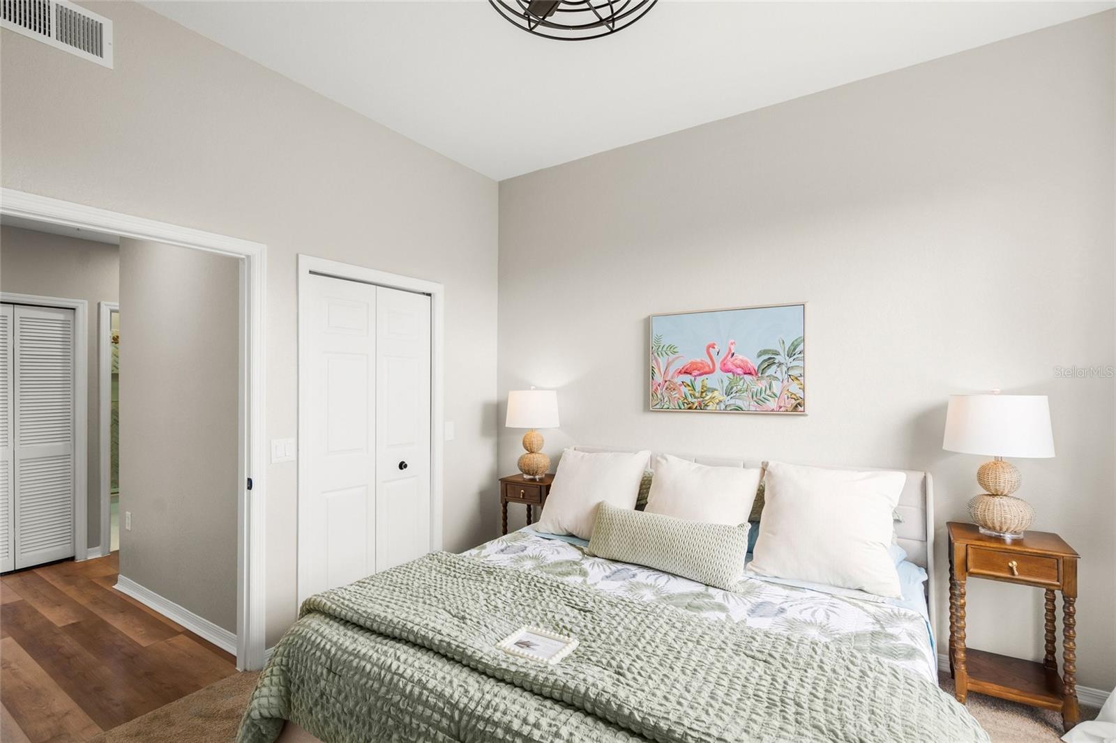 5160 Northridge Rd #302 Property Photo 15