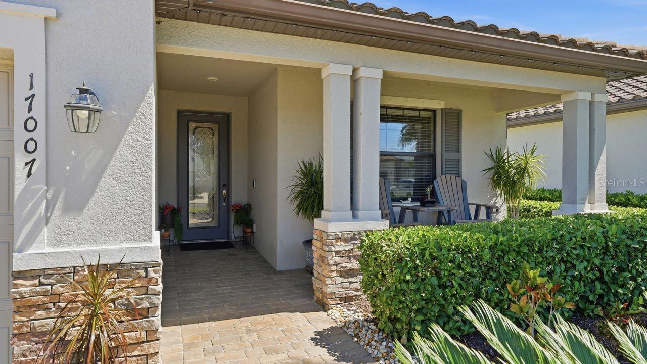 17007 Blue Ridge Pl Property Photo 3
