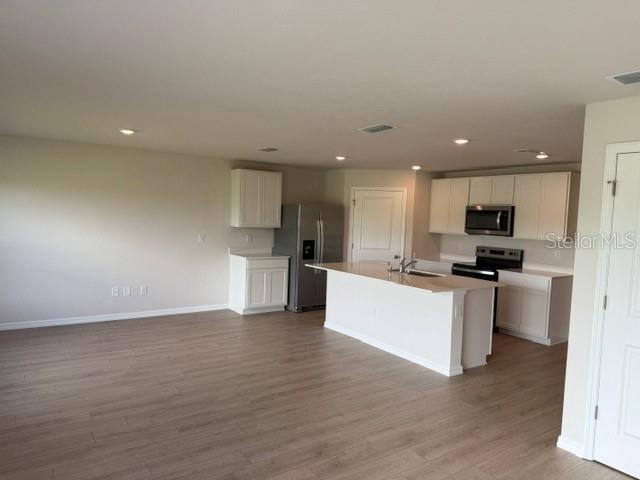 12423 Hopscotch Ave Property Photo 3