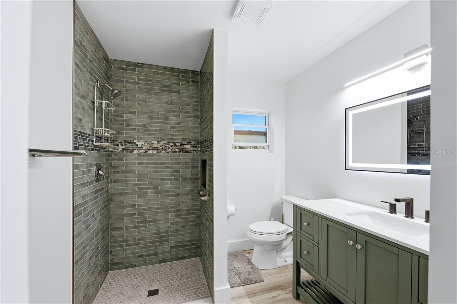 4003 Booth Pl Property Photo 8