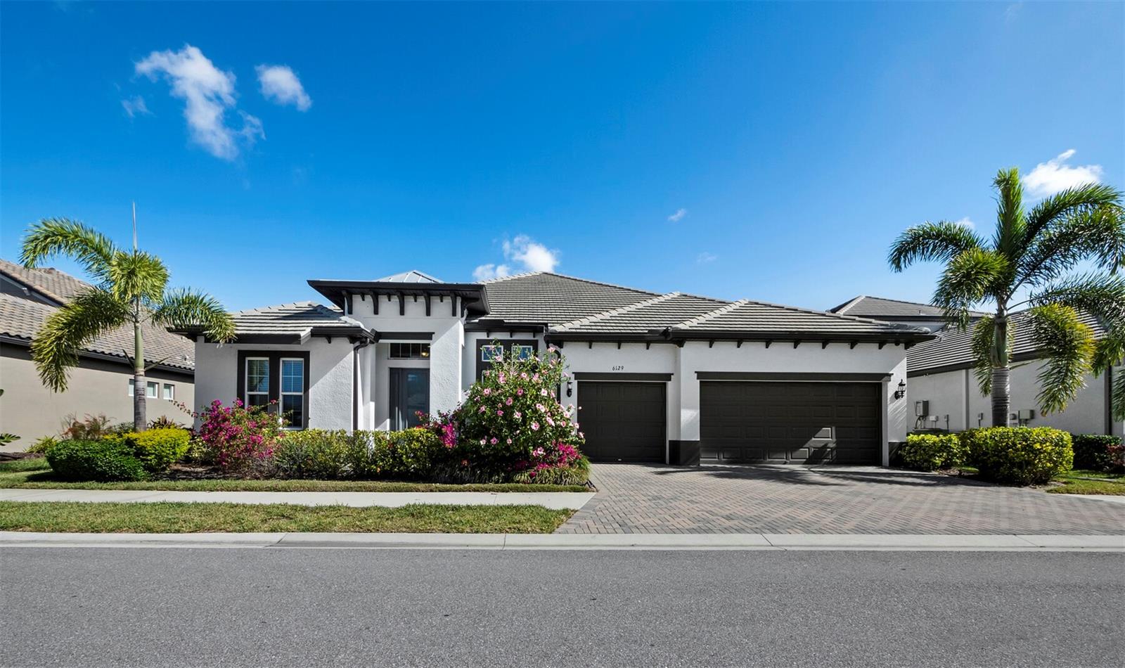 6129 Lungo Lago Dr Property Photo 2