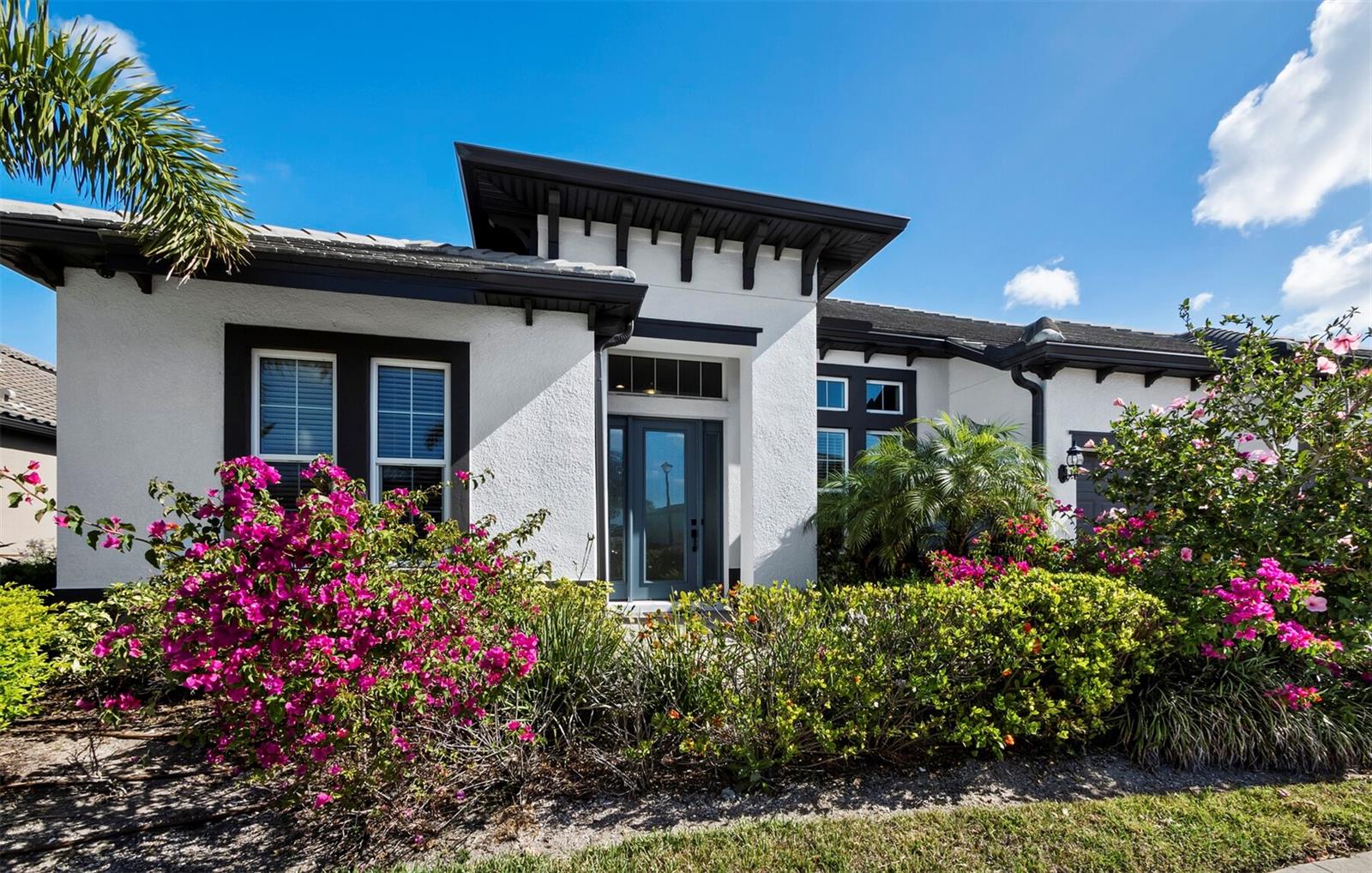 6129 Lungo Lago Dr Property Photo 3
