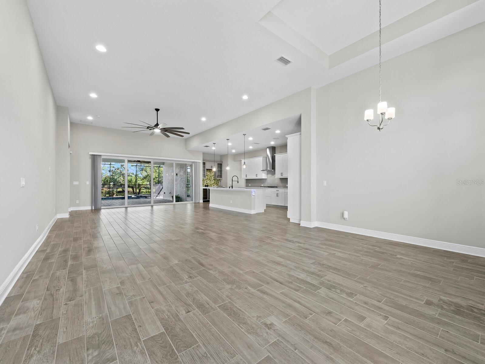 6129 Lungo Lago Dr Property Photo 6