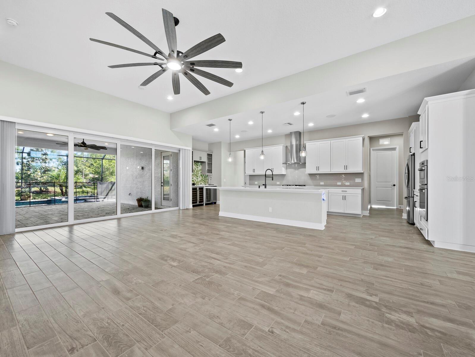 6129 Lungo Lago Dr Property Photo 9