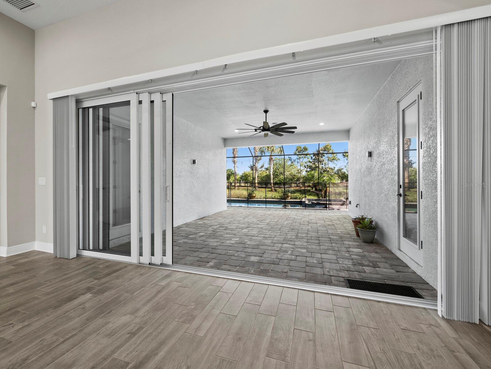 6129 Lungo Lago Dr Property Photo 12