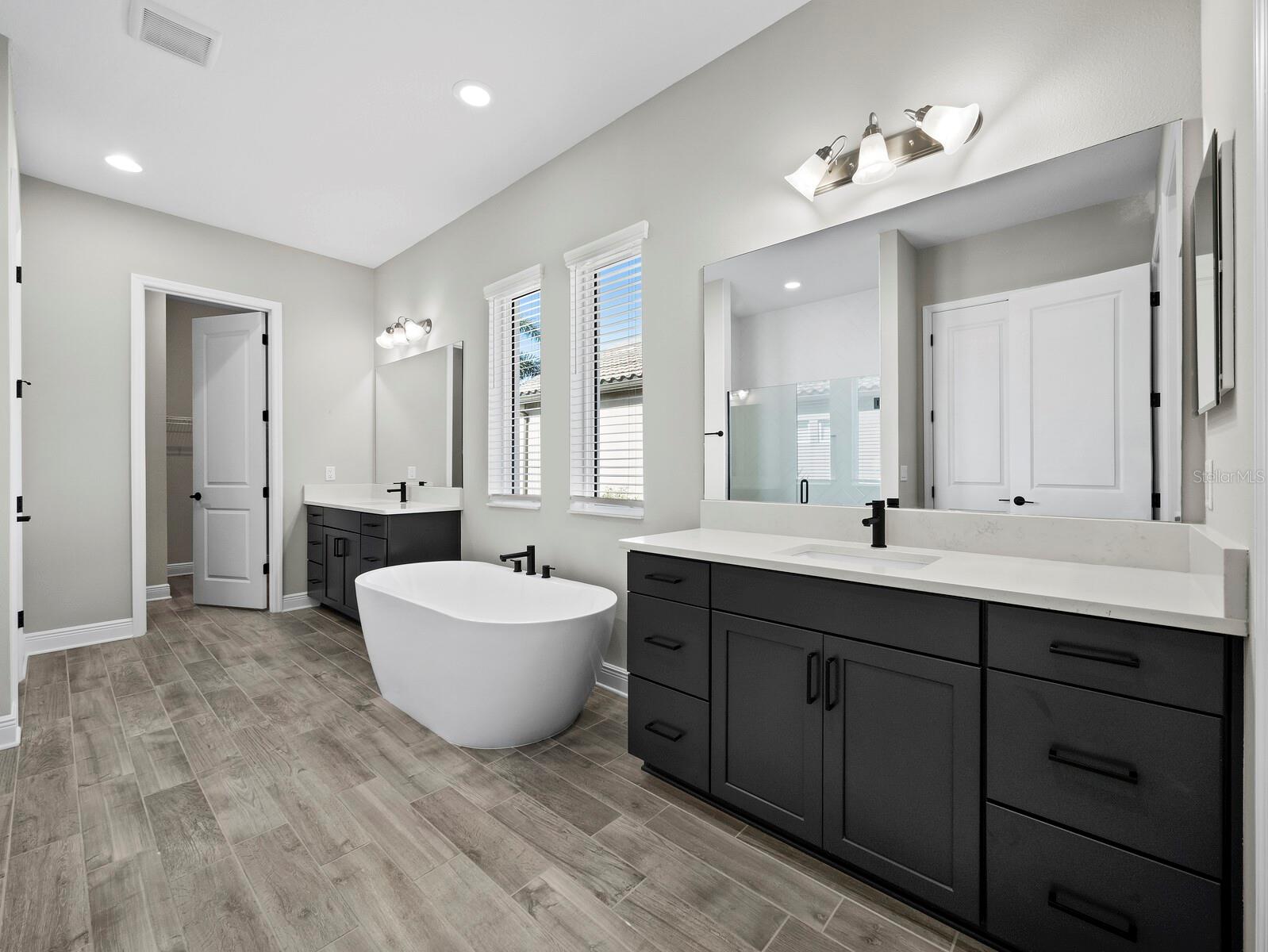 6129 Lungo Lago Dr Property Photo 34