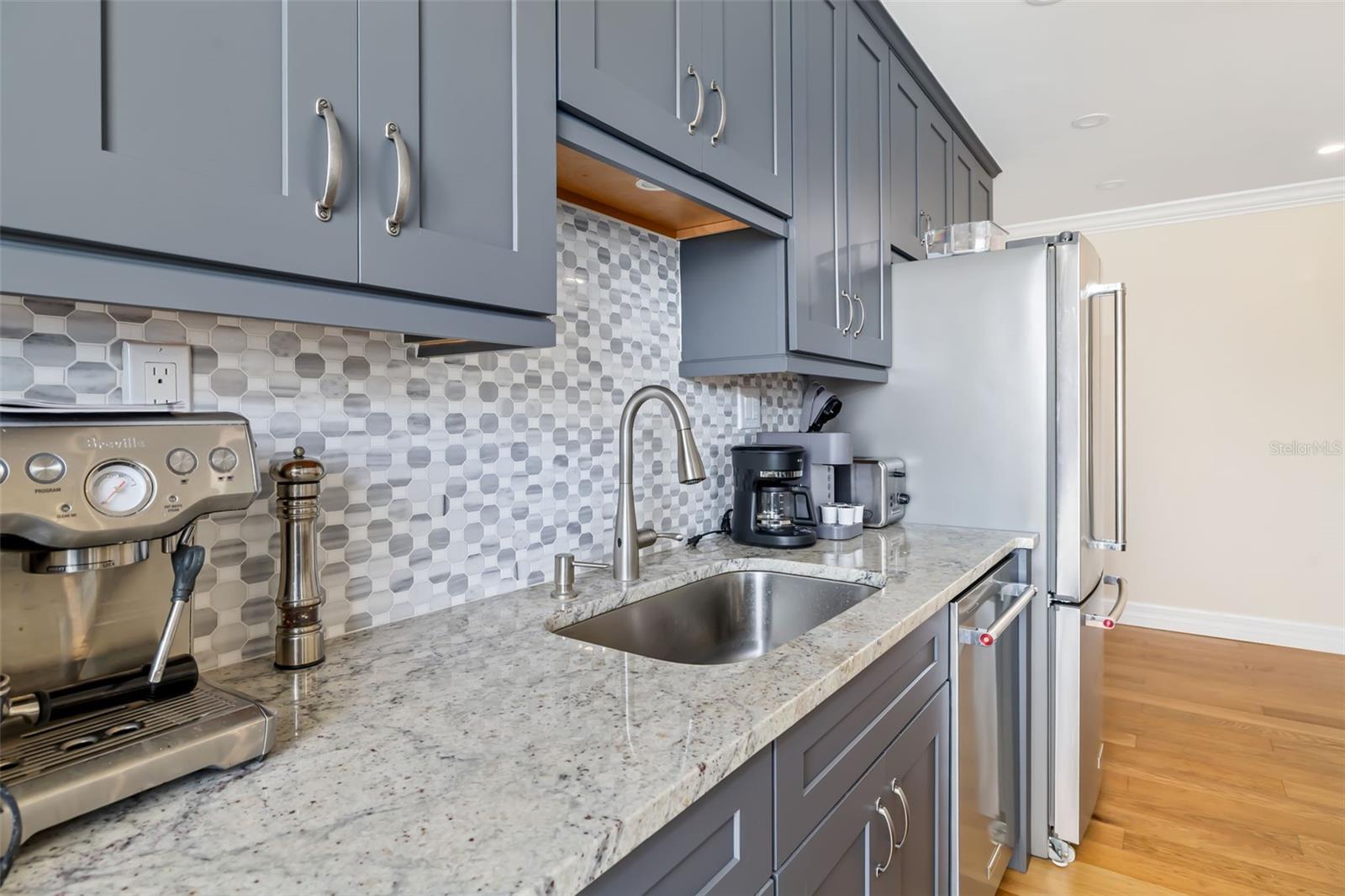 763 John Ringling Blvd #22 Property Photo 15