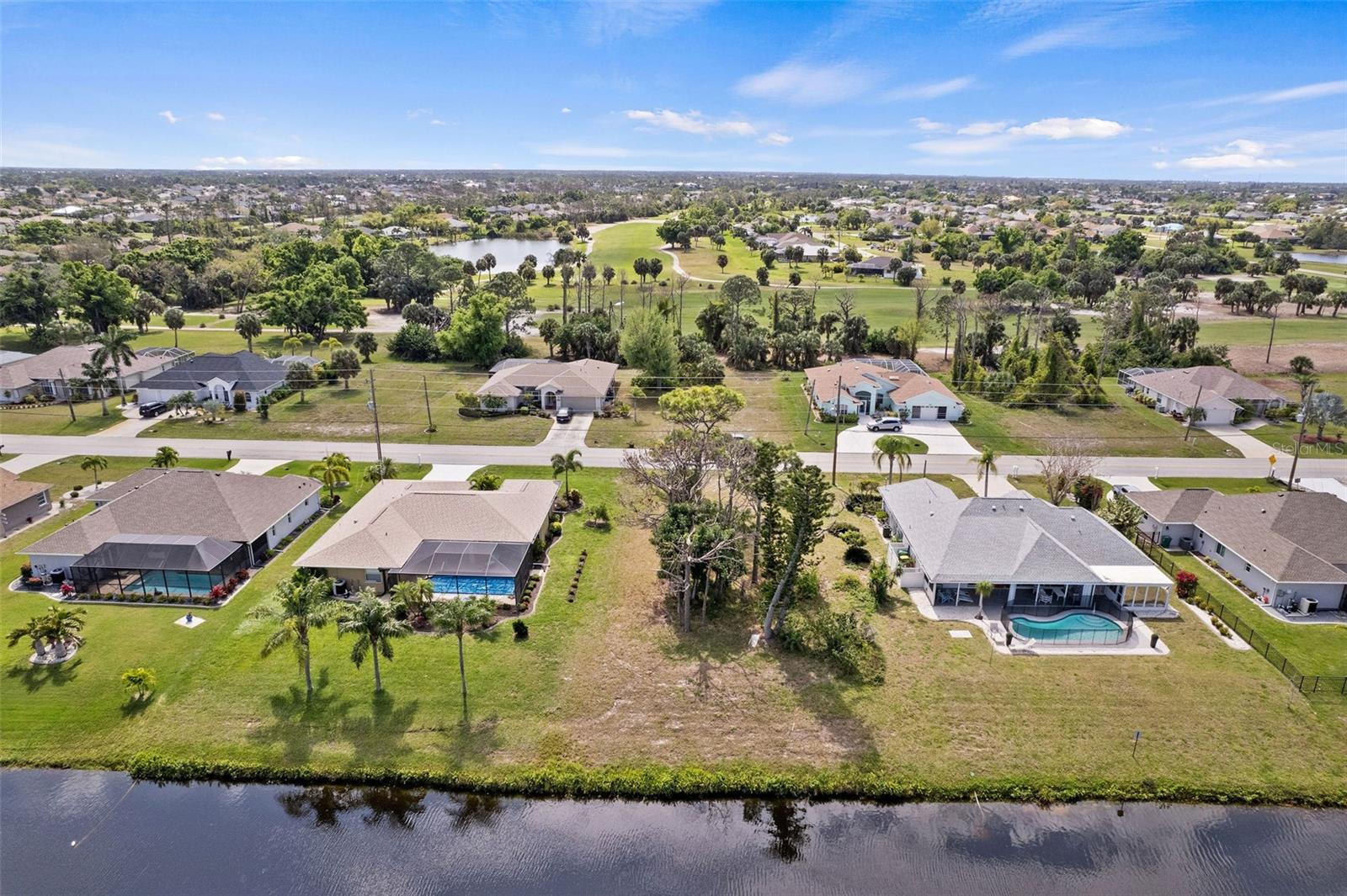 475 ROTONDA CIR