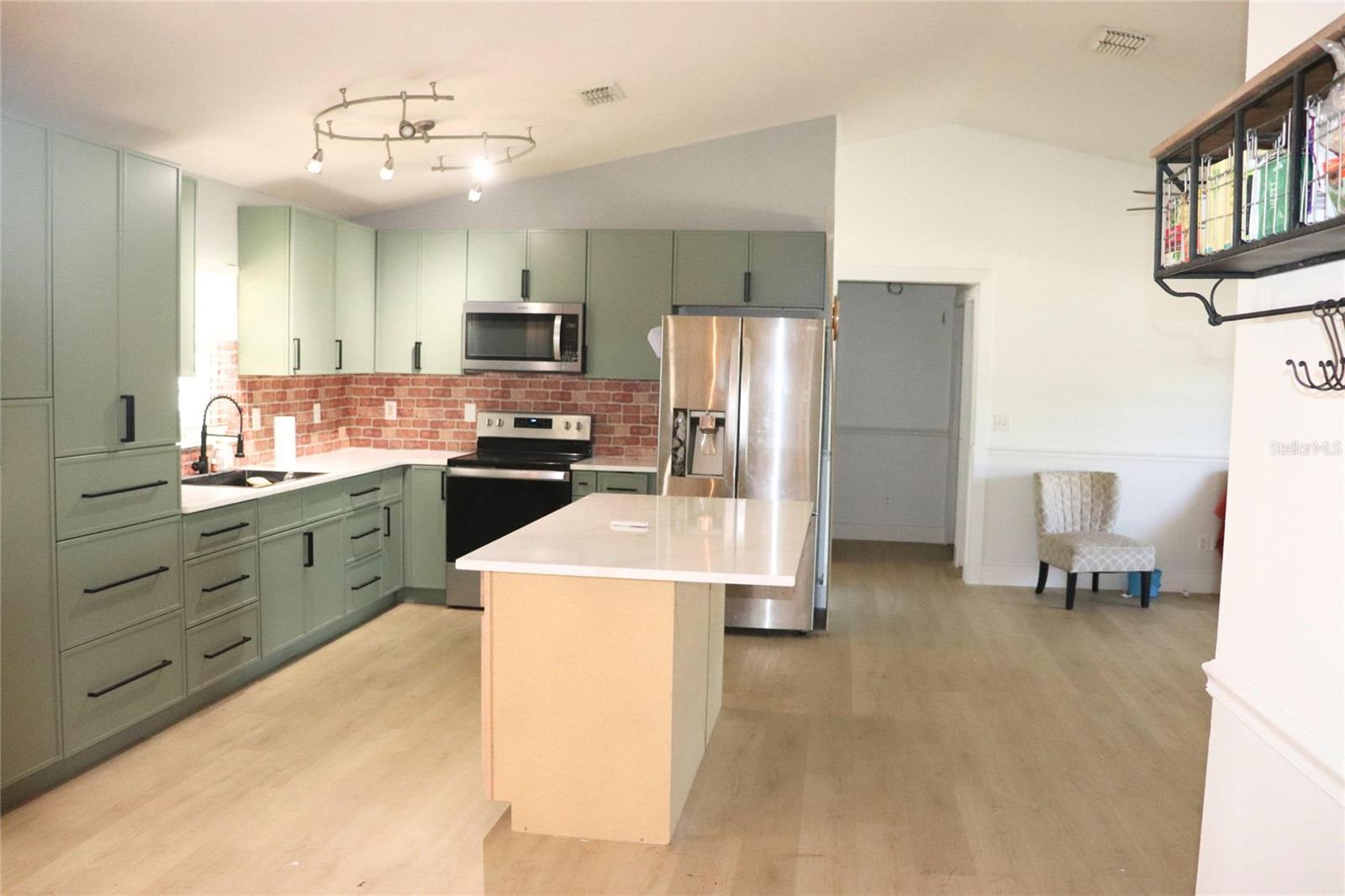 80 Juniper Trail Loop Property Photo 4