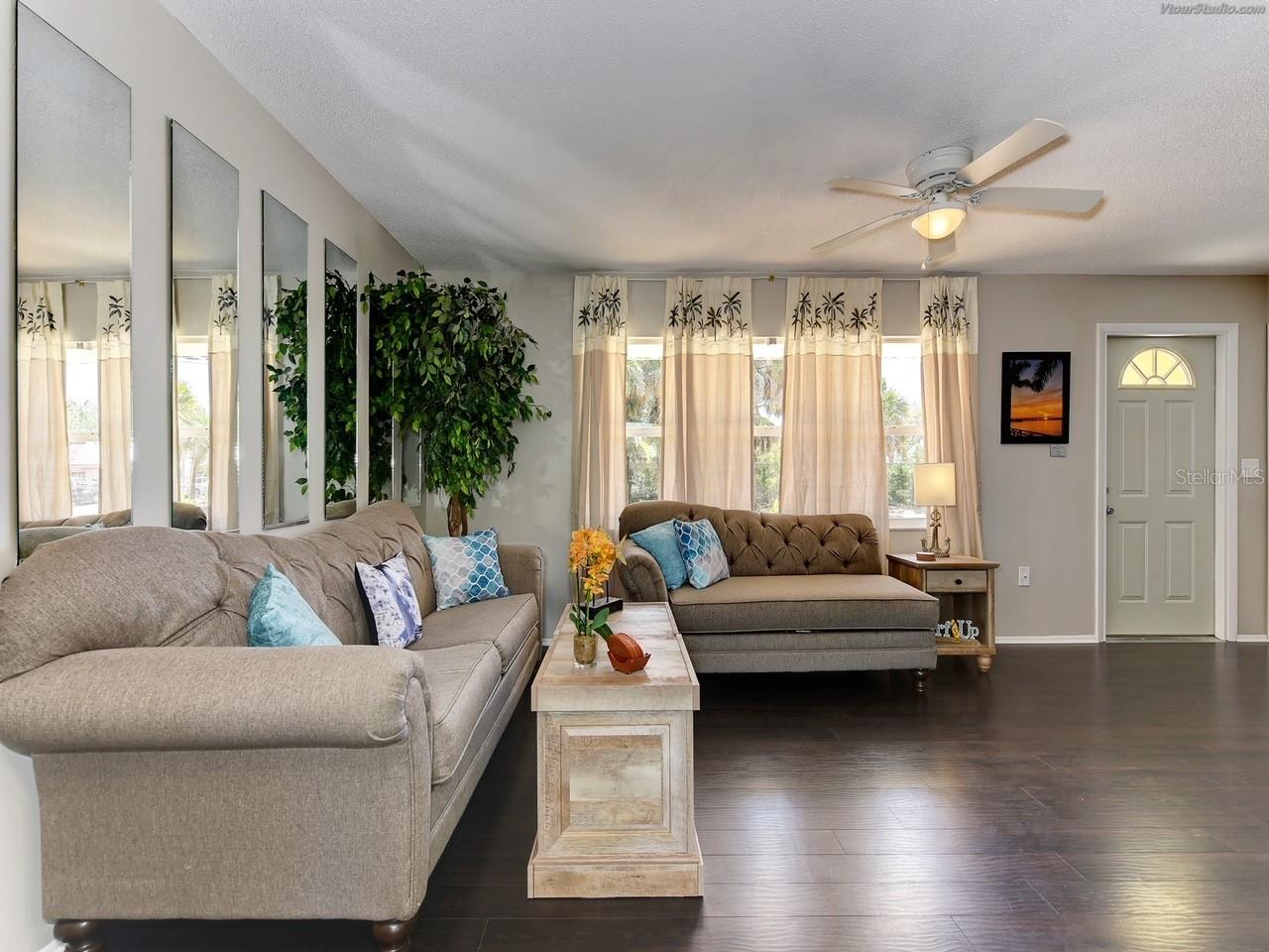 301 Avenida Madera #b Property Photo 4