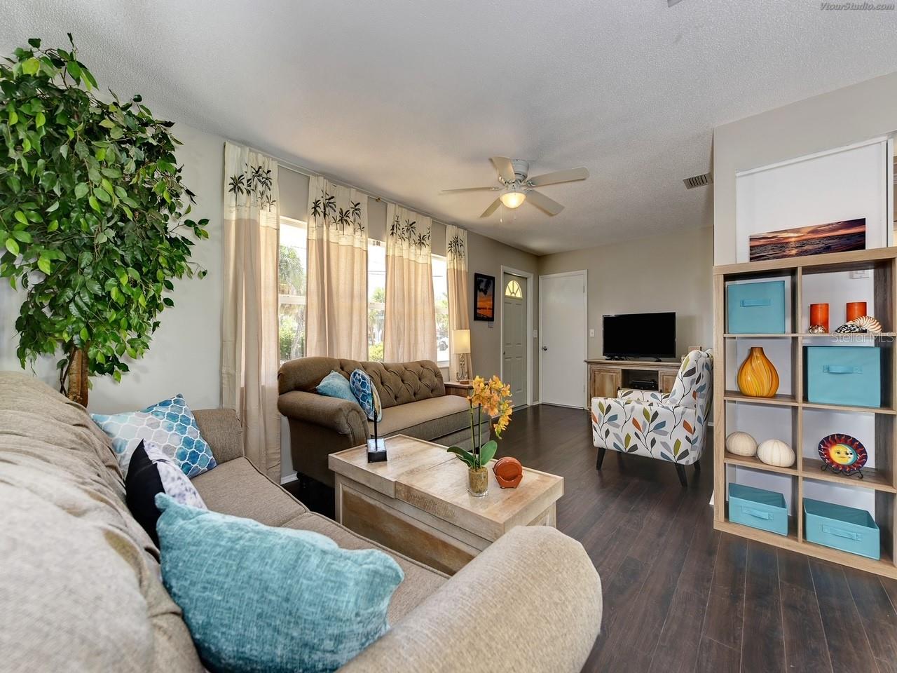 301 Avenida Madera #b Property Photo 5
