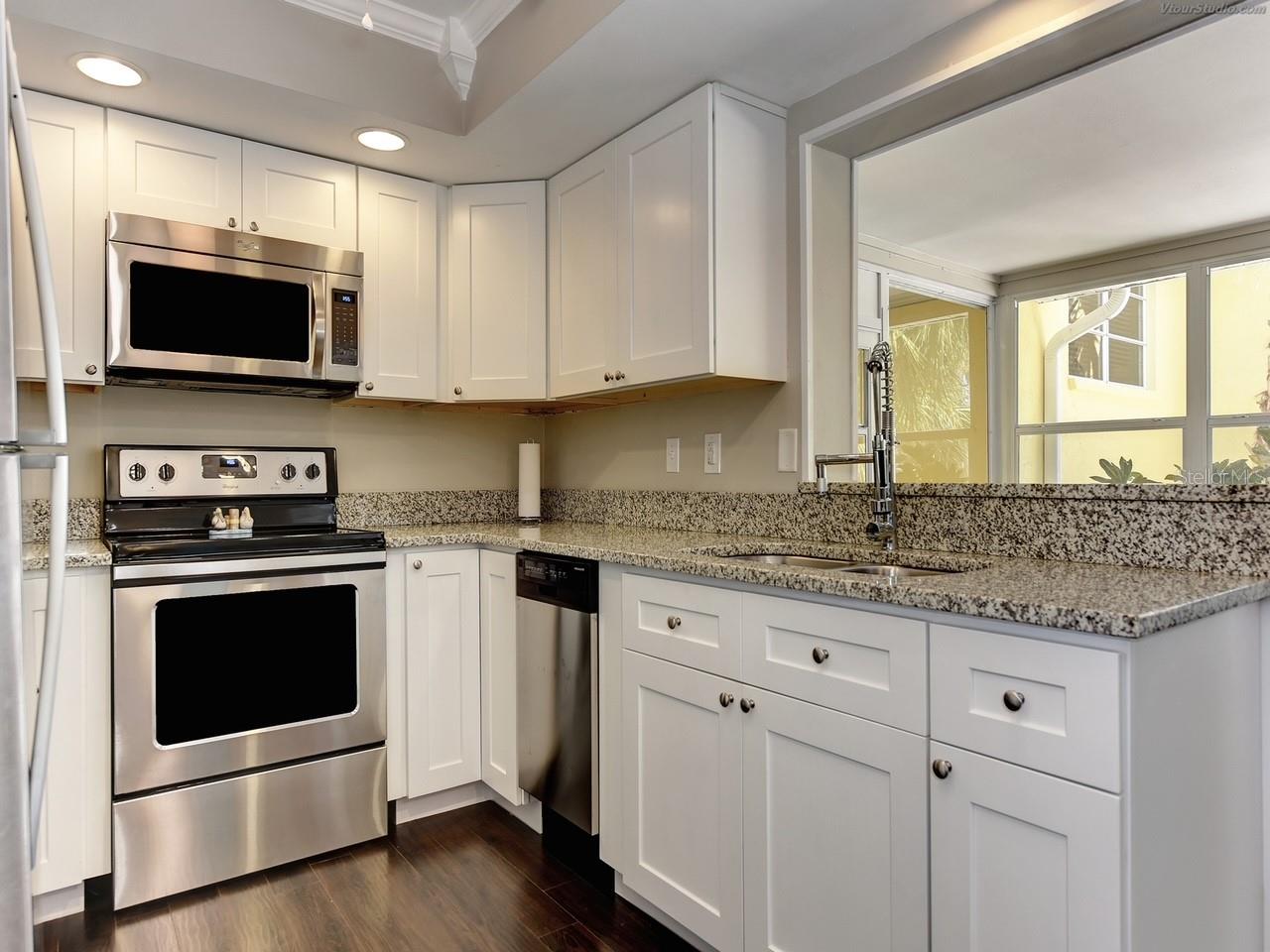 301 Avenida Madera #b Property Photo 8