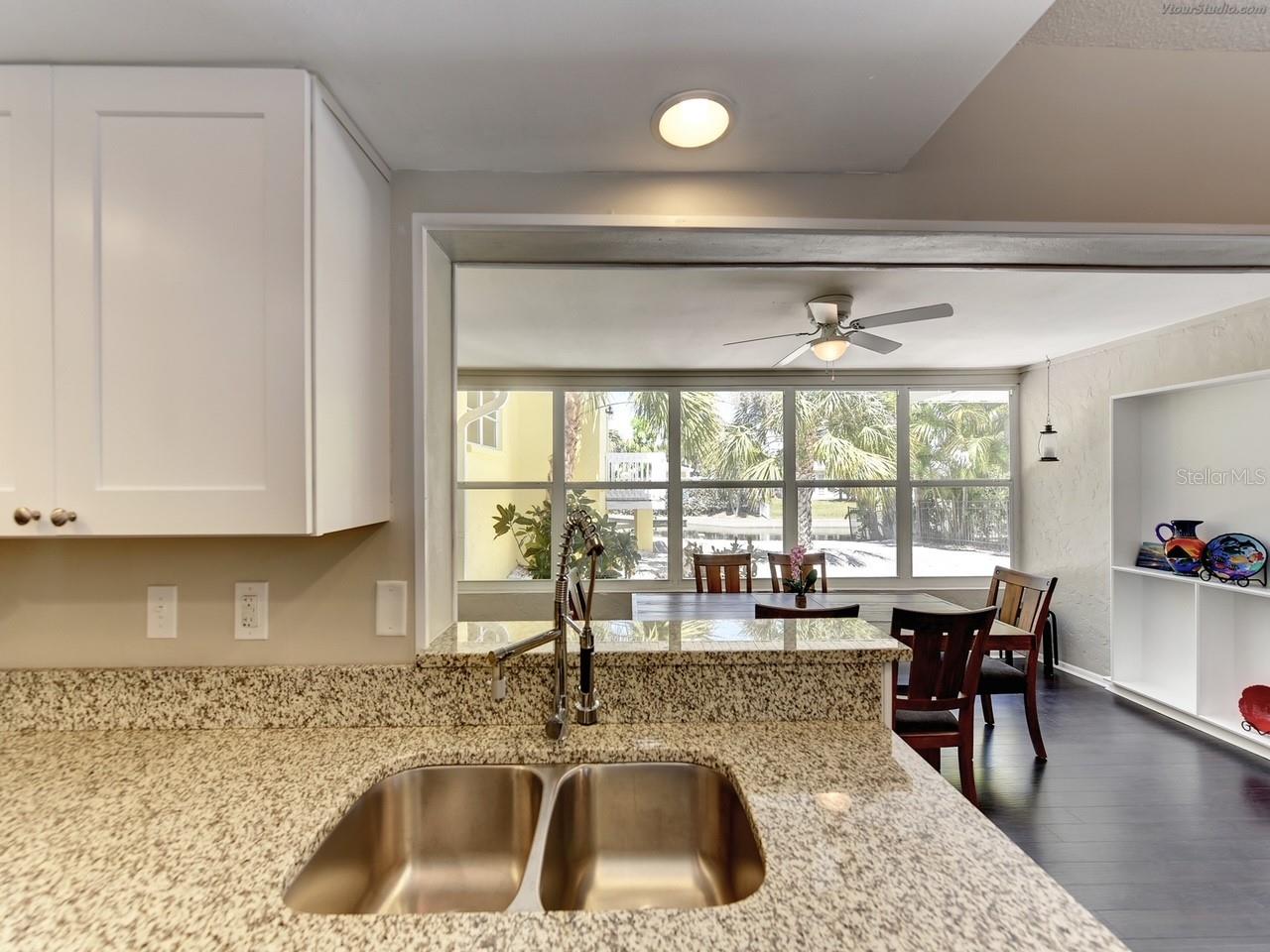301 Avenida Madera #b Property Photo 10
