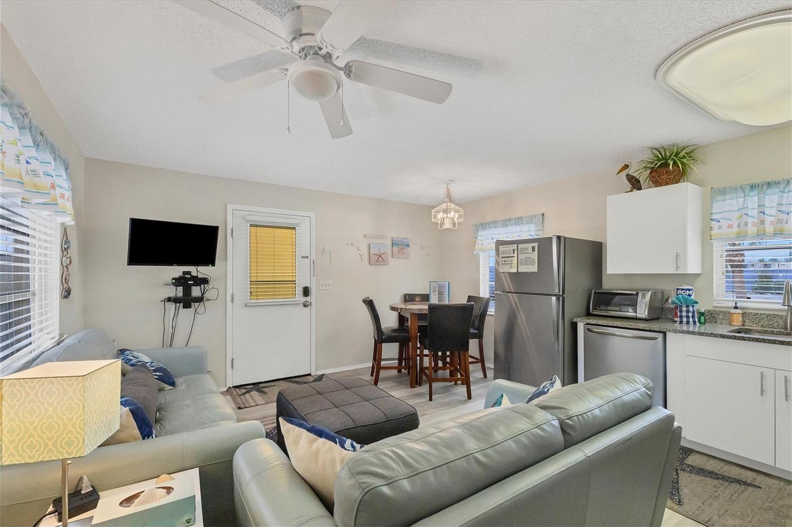 301 Avenida Madera #a Property Photo 3