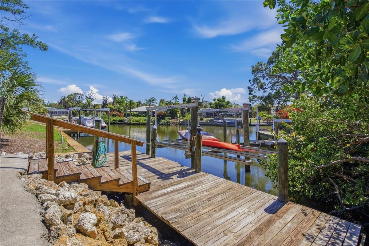 1231 BAYSHORE DR