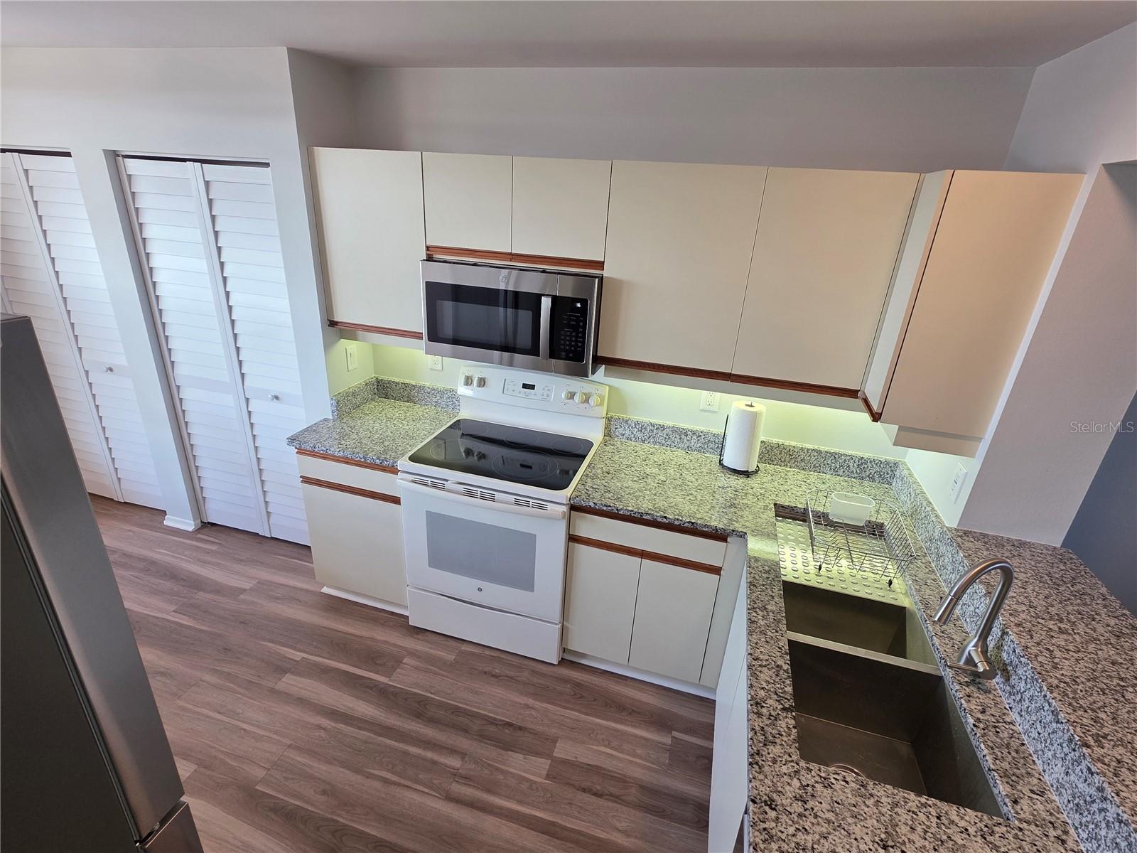 4460 Fairways Blvd #606 Property Photo 6