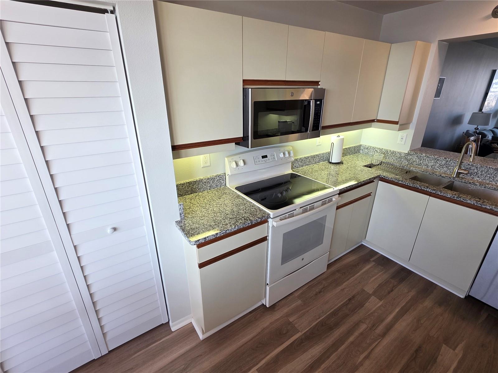 4460 Fairways Blvd #606 Property Photo 7
