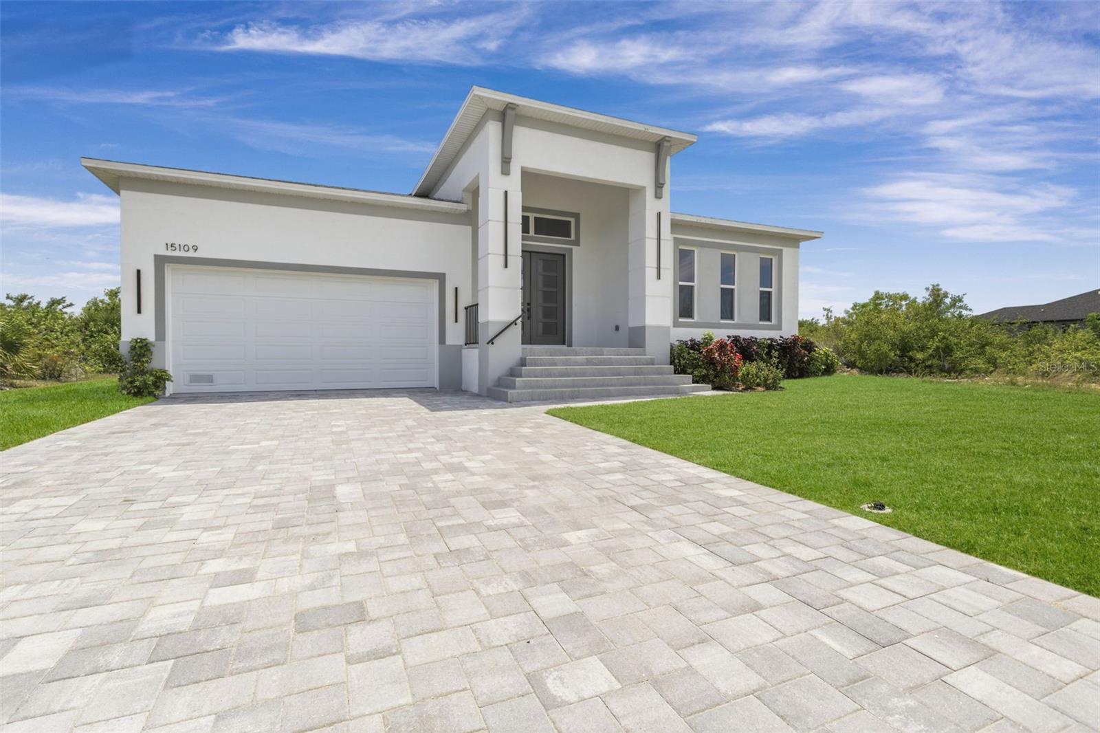 15109 Aquarius Cir Property Photo 1