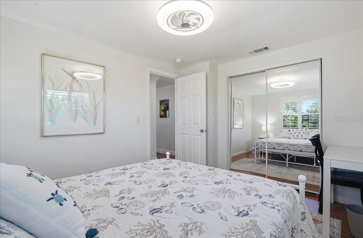 1129 Riviera St Property Photo 24