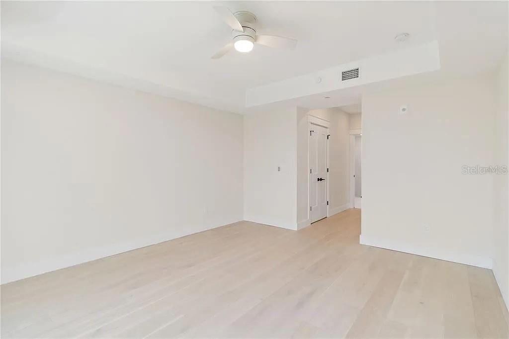 280 Hidden Bay Dr #302 Property Photo 14