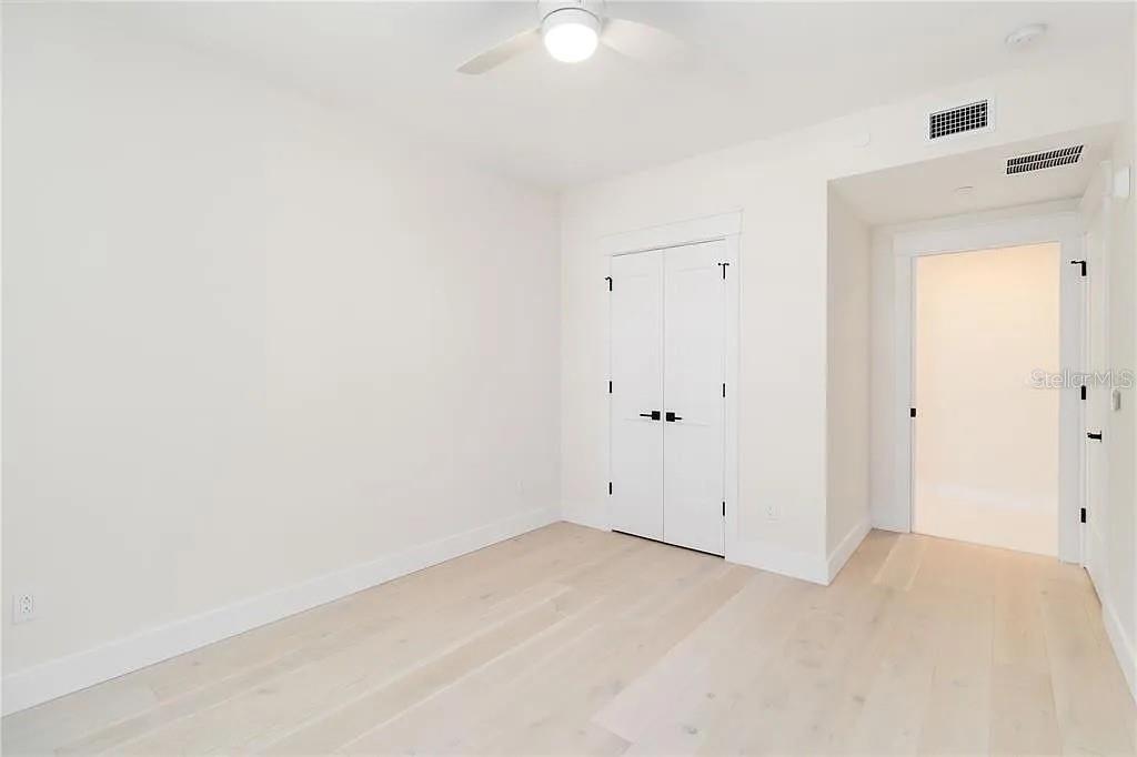 280 Hidden Bay Dr #302 Property Photo 18
