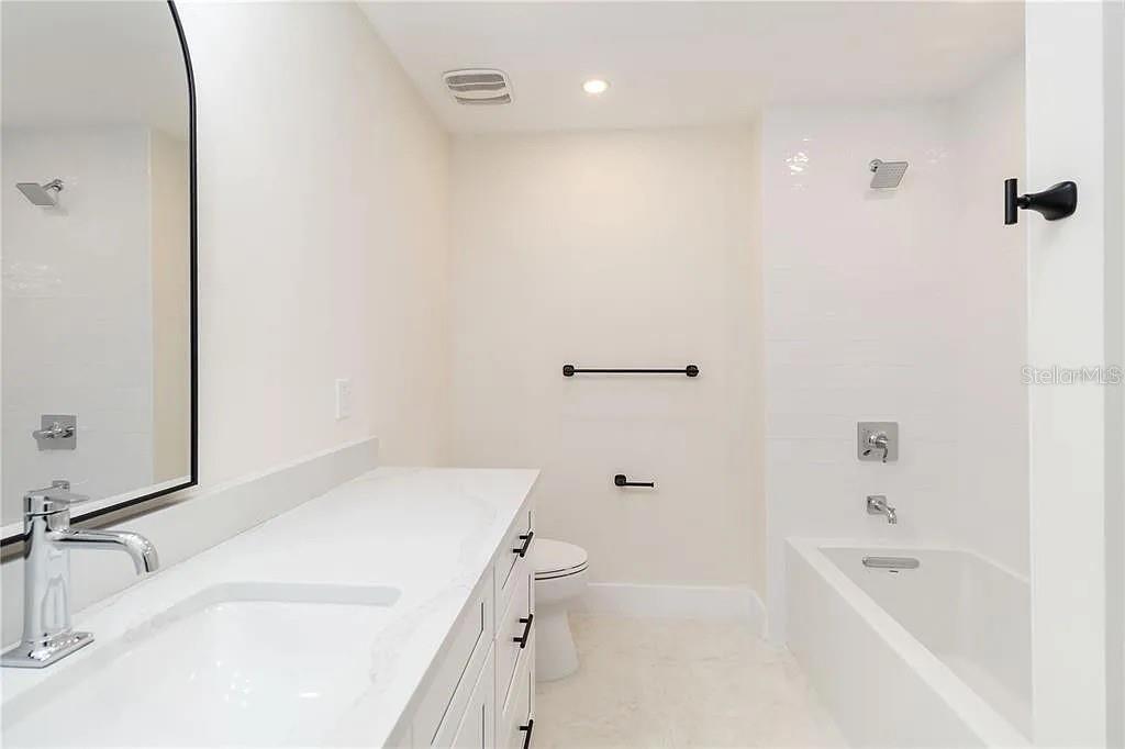 280 Hidden Bay Dr #302 Property Photo 23