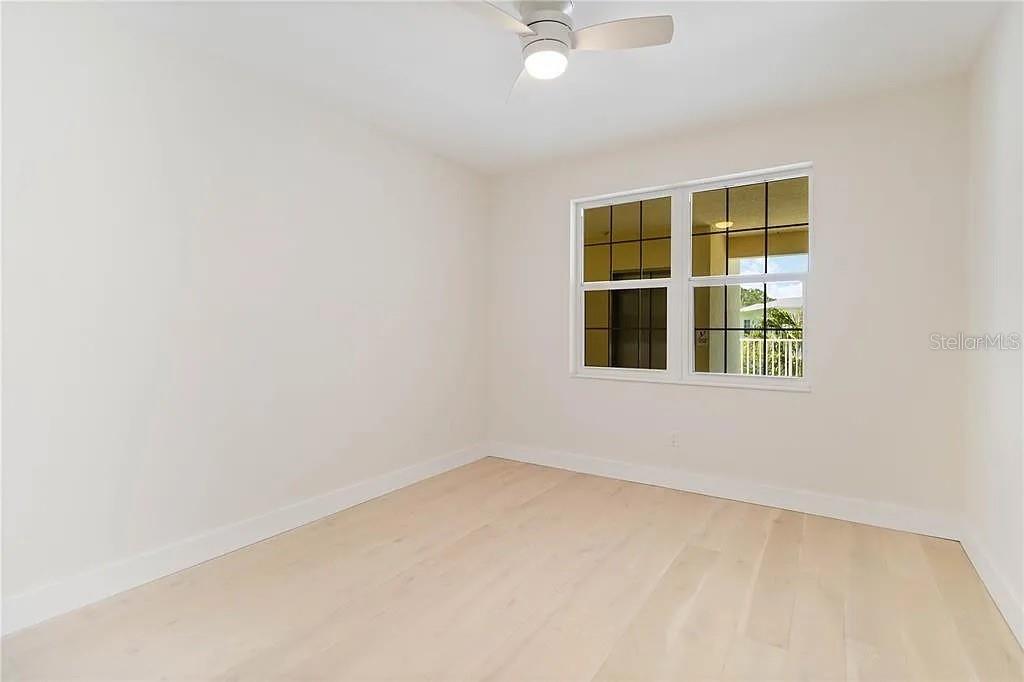280 Hidden Bay Dr #302 Property Photo 25