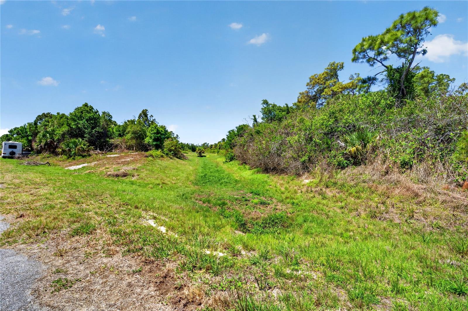 Custer Cir Property Photo 9