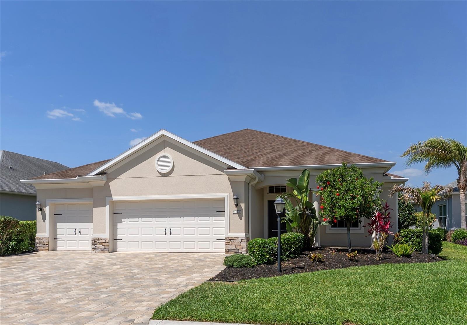 1215 Thornbury Dr Property Photo 1